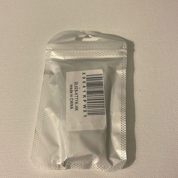 Hello Kitty Key Fob Keychain in Metal NWT - Picture 4 of 4